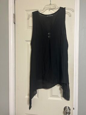 👠$13 Sale Pretty Angel black asymmetrical sleeveless top